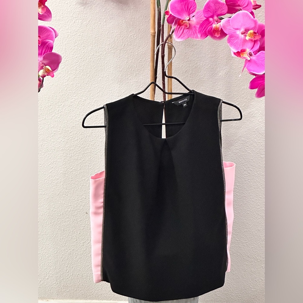 Women’s black dressy tank top!